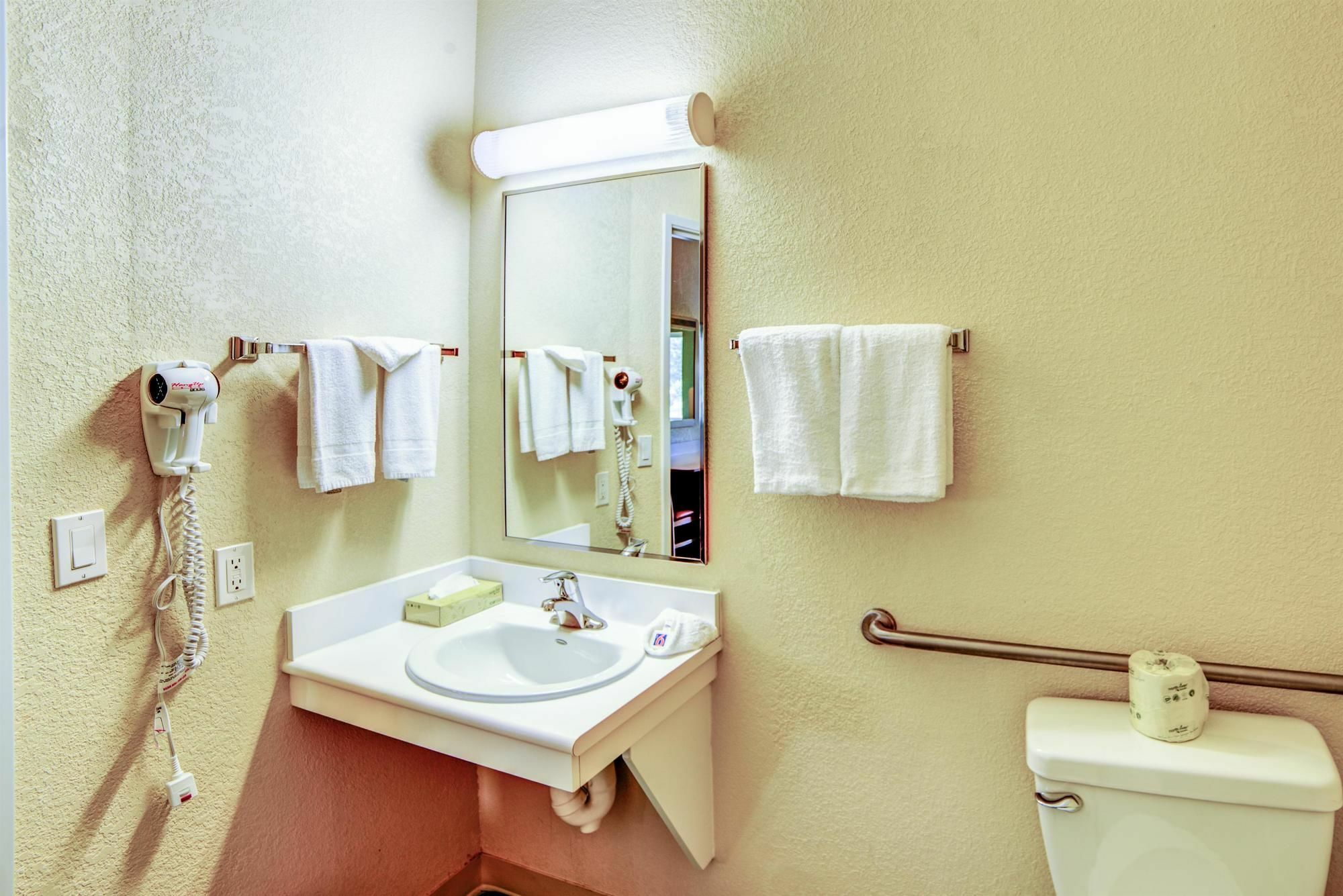 Motel 6-Huntsville, On 외부 사진